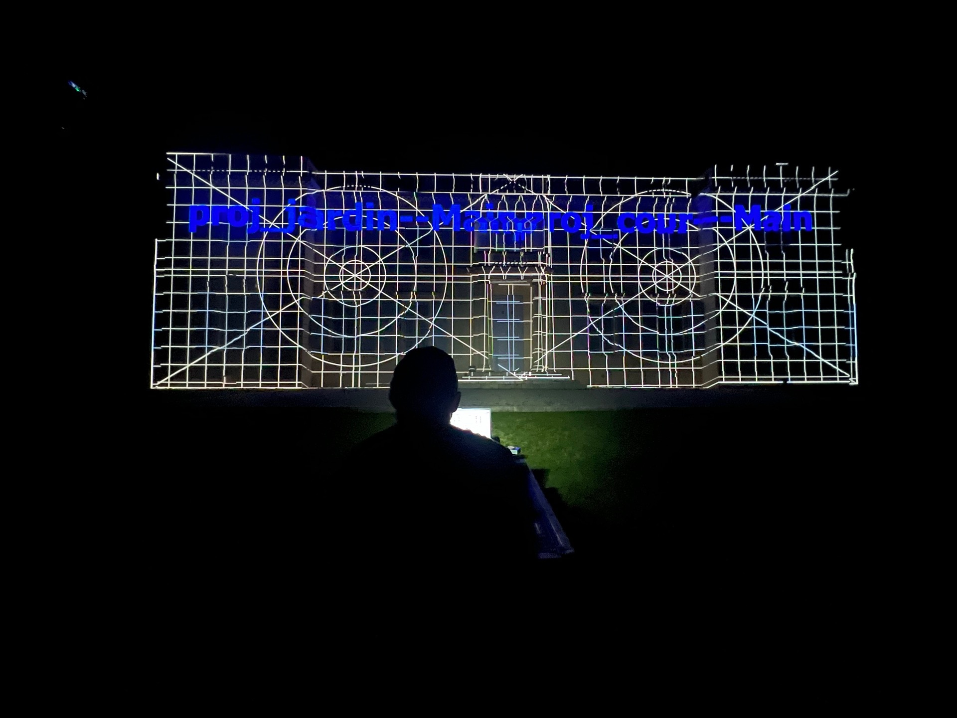 Mapping mariage — projection poétique sur le lieu de réception